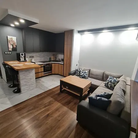 Olivia Apartment *